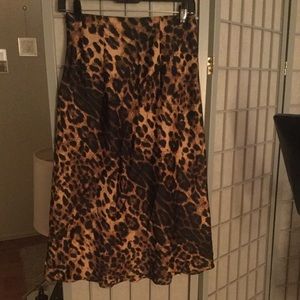 Silky midi skirt in leopard print